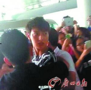 多人爆料南京打人视频,多人爆料惊人打人视频曝光  第2张